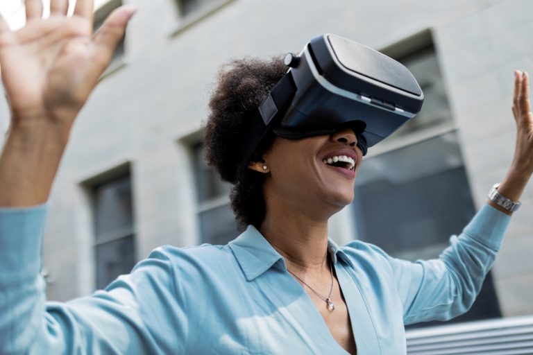 Horizons: Brave new virtual world